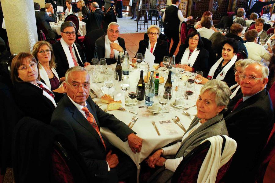 Fotos: Comida y visita de los capitas a La Alberca