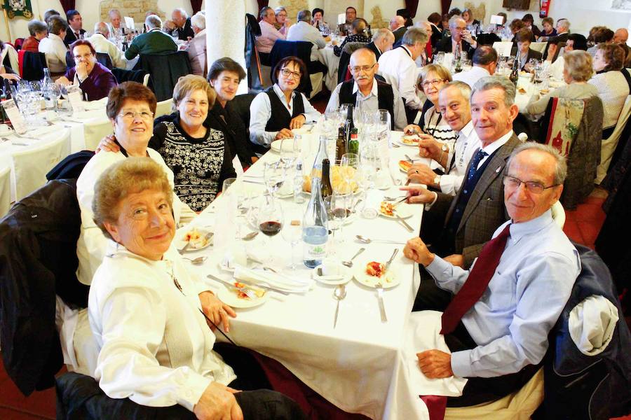 Fotos: Comida y visita de los capitas a La Alberca