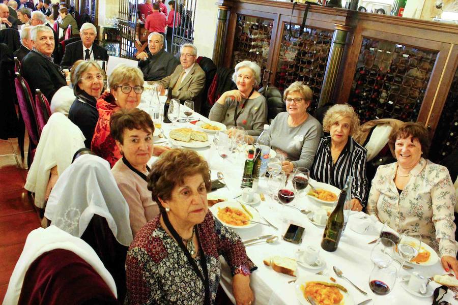 Fotos: Comida y visita de los capitas a La Alberca