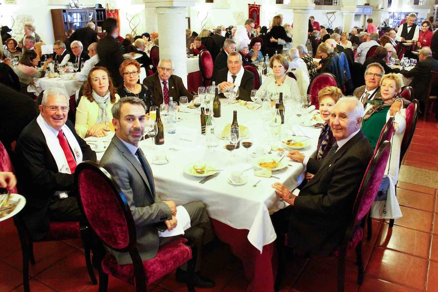 Fotos: Comida y visita de los capitas a La Alberca