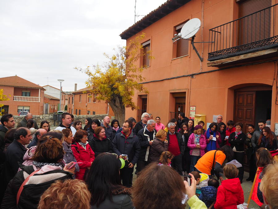 Fotos: Marcha solidaria en Villasexmir para apoyar a la pequeña Julia