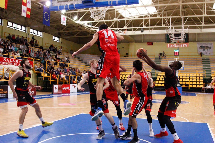 Fotos: CB Tormes-Basket Navarra