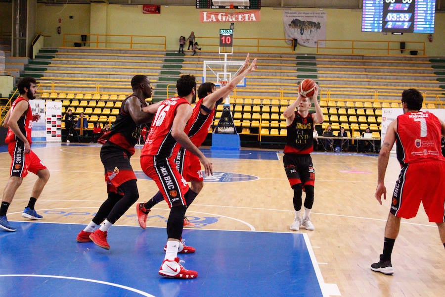 Fotos: CB Tormes-Basket Navarra