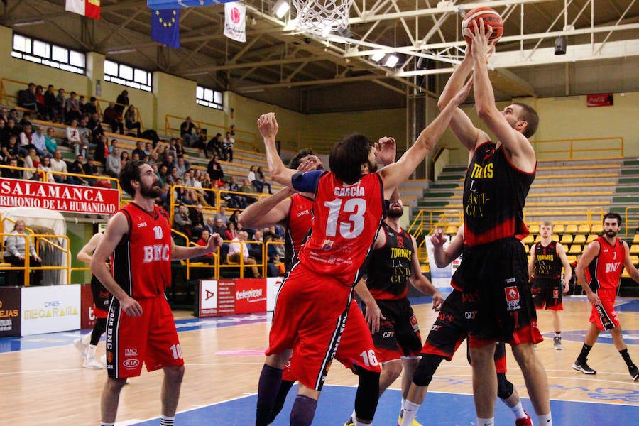 Fotos: CB Tormes-Basket Navarra