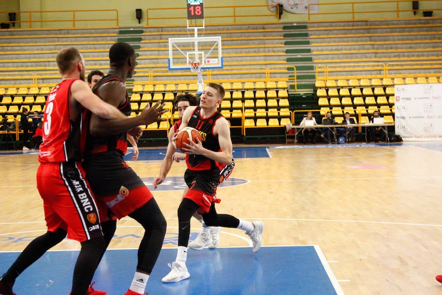 Fotos: CB Tormes-Basket Navarra