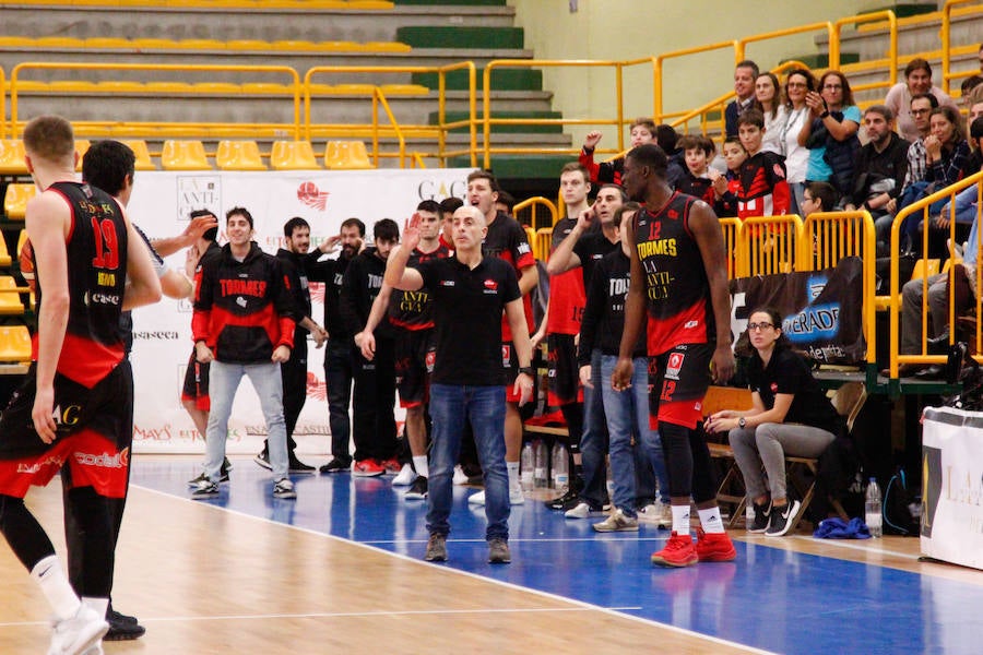 Fotos: CB Tormes-Basket Navarra