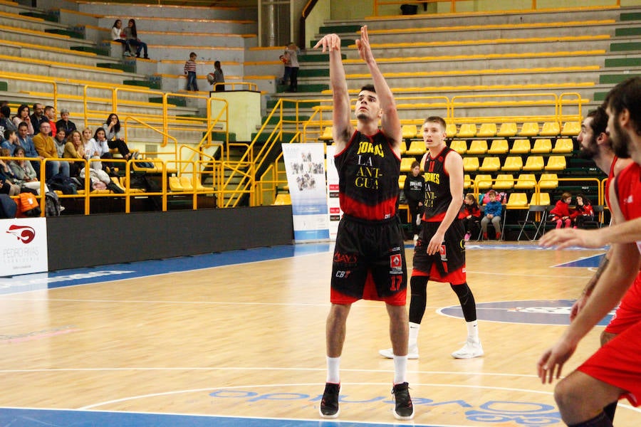 Fotos: CB Tormes-Basket Navarra