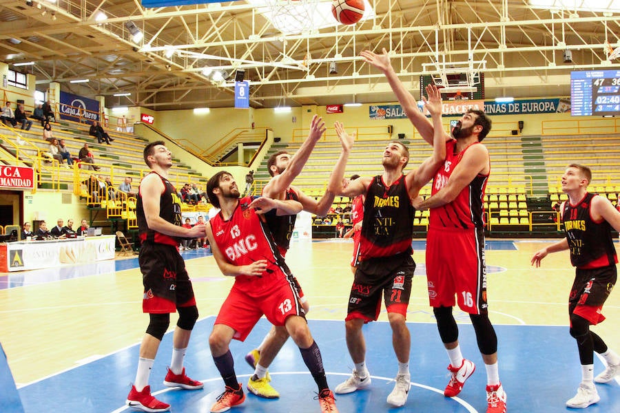 Fotos: CB Tormes-Basket Navarra