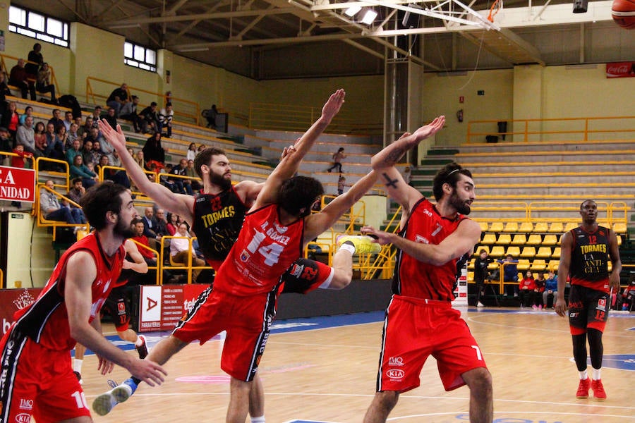 Fotos: CB Tormes-Basket Navarra