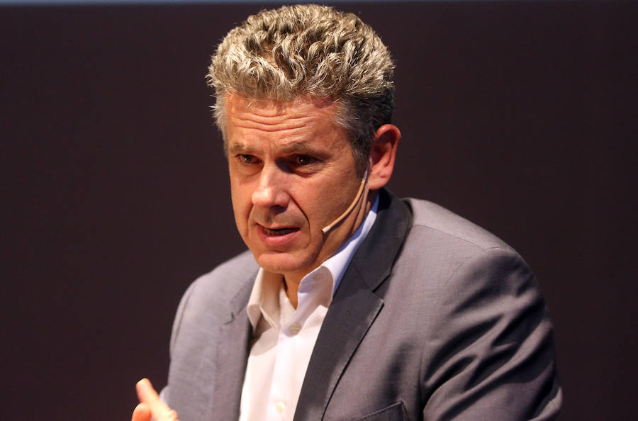 Fotos: Acto contra la violencia de género en el Teatro Juan Bravo