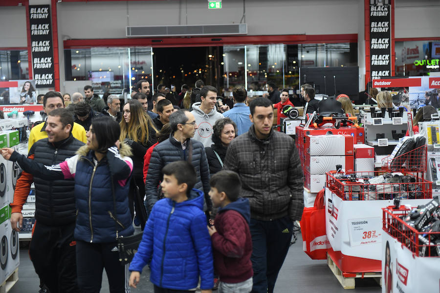 Fotos Apertura de la nueva tienda de MediaMarkt en RÍO Shopping (Valladolid) El Norte de Castilla