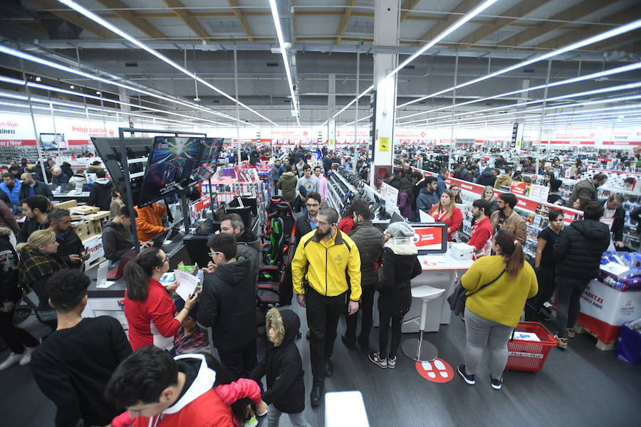 Fotos Apertura de la nueva tienda de MediaMarkt en RÍO Shopping (Valladolid) El Norte de Castilla
