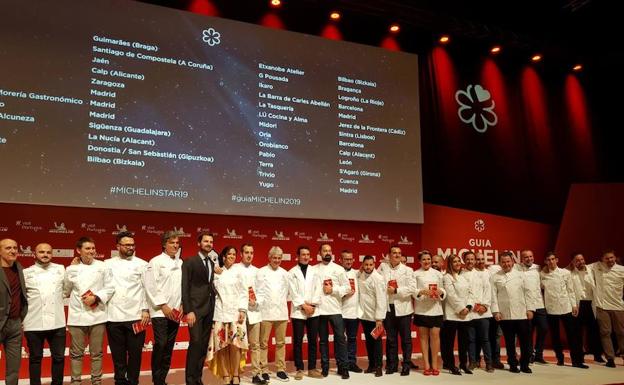 Foto de familia de los nuevos estrella Michelin. 