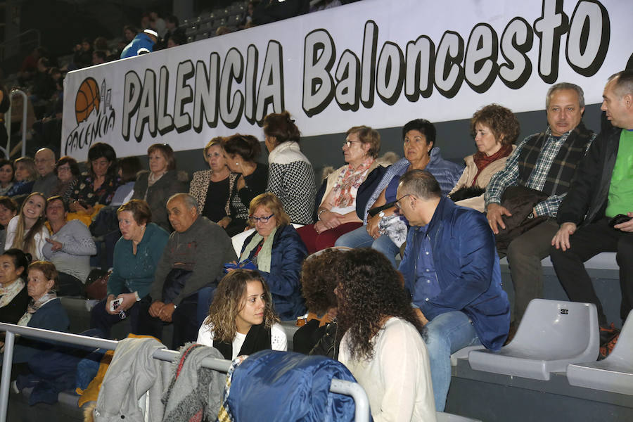 Fotos: Merche canta en Palencia contra la violencia de género