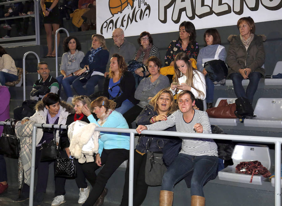 Fotos: Merche canta en Palencia contra la violencia de género