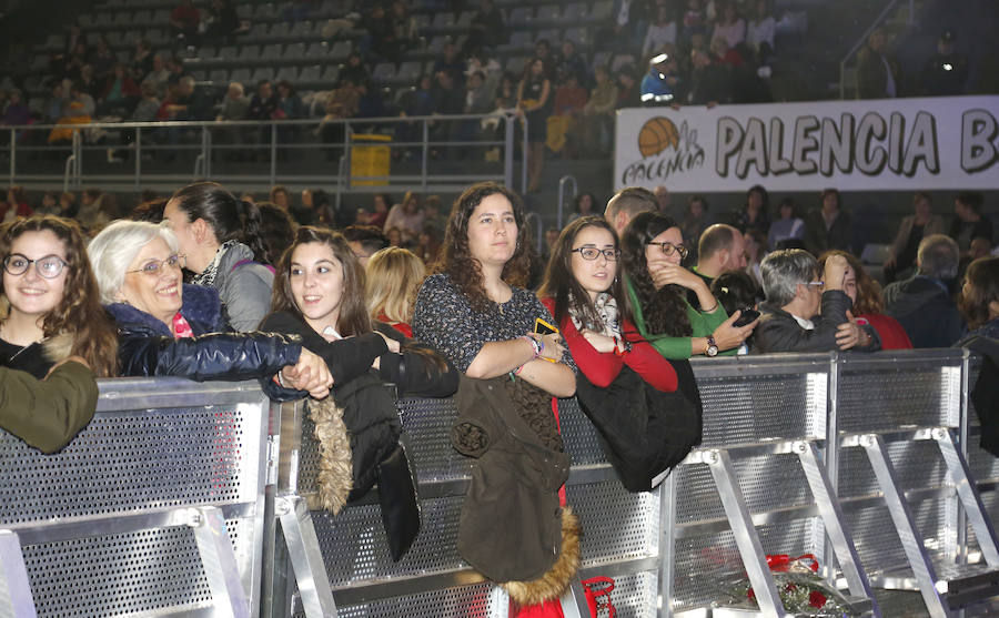 Fotos: Merche canta en Palencia contra la violencia de género