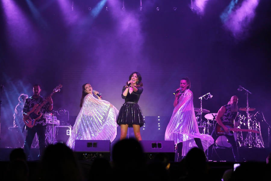 Fotos: Merche canta en Palencia contra la violencia de género