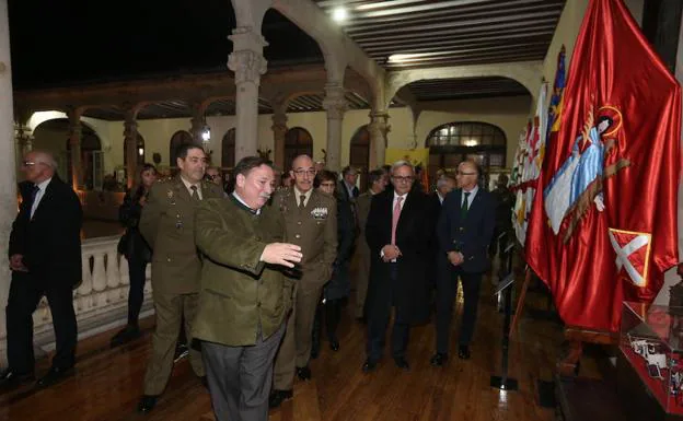 Inauguración de la exposición del 175 aniversario de la Bandera de España en el Palacio Real de Valladolid. 