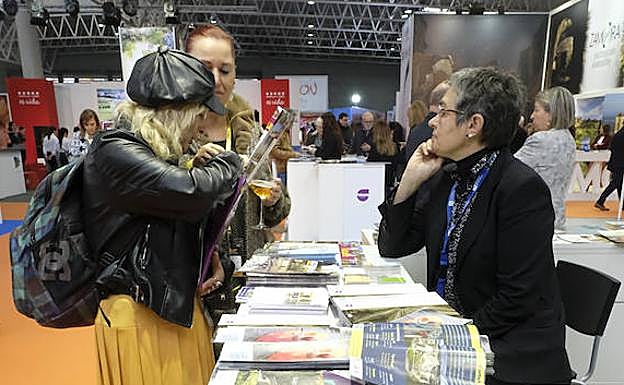 Imagen de uno de los expositorios de Intur