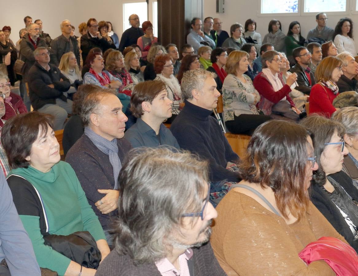Fotos: Despedida a José Manuel de la Huerga en el tanatorio de El Salvador