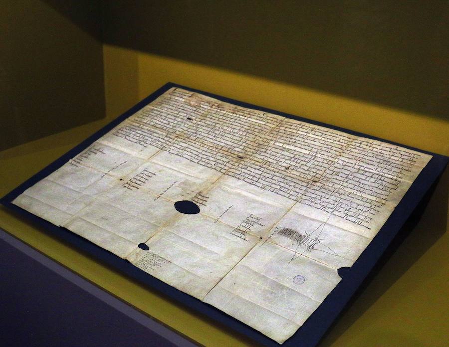 El Archivo Municipal recorre a través de 27 piezas los hitos históricos del conde con el propósito de hacer más conocida su biografía y el contexto político, social y religioso en el que se desenvolvió. 