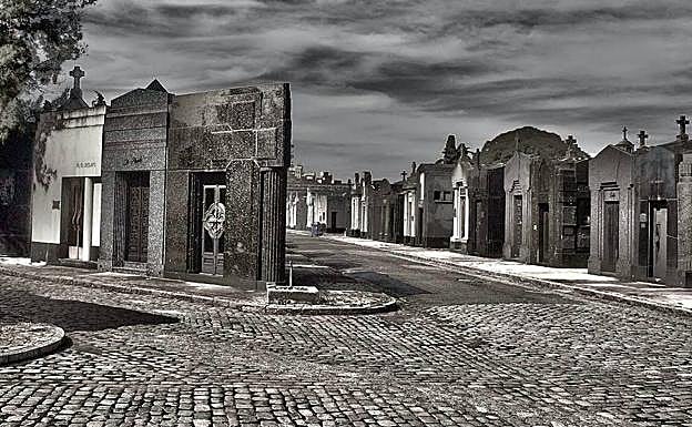 Cementerio de la Chacarita (Buenos Aires), donde descansan los restos mortales de Miguel de Molina y Celia Gámez. 