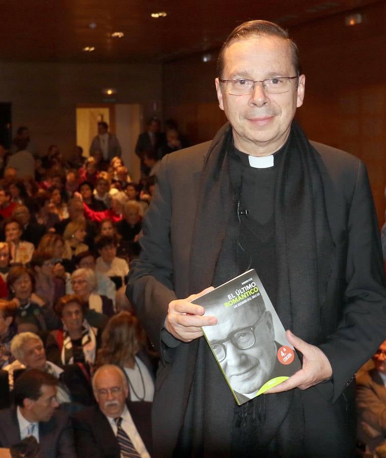 Mariano Fazio presenta 'El último romántico' en la sala Miguel Delibes del Teatro Calderón con un lleno absoluto de público