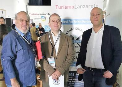 Imagen secundaria 1 - Diferentes expertos internacionales y españoles como Benjamín Lana, presidente de la Unidad de Gastronomía del grupo Vocento; Fernando Gallardo, analista del sector turístico; o Toni Massanés, CEO de Fundació Alícia; debatieron en Lanzarote sobre el concepto de turismo gastronómico.