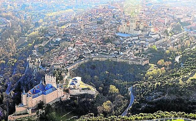 Panorámica aérea de la ciudad de Segovia. 