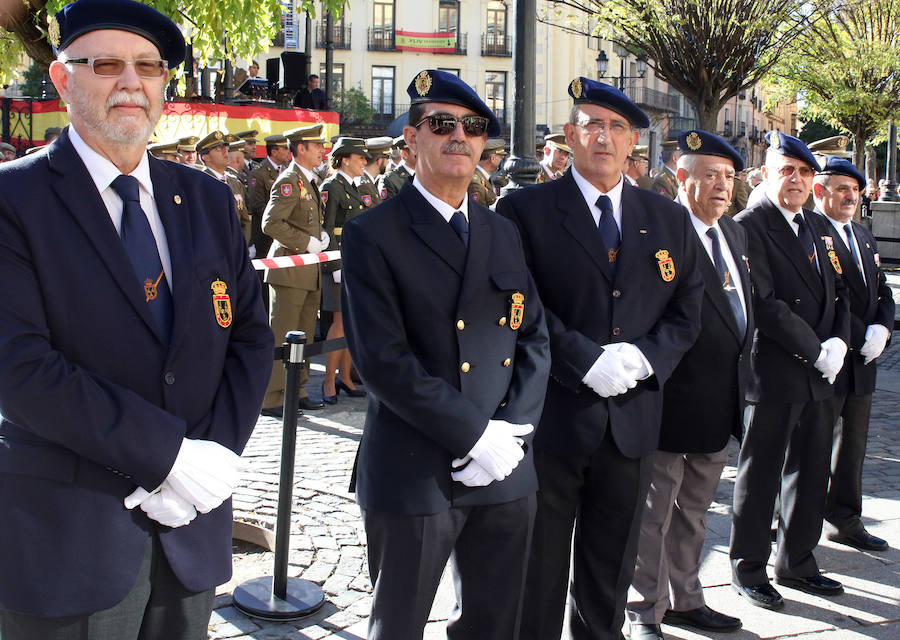 Fotos: Jura de Bandera en la Plaza Mayor de Segovia