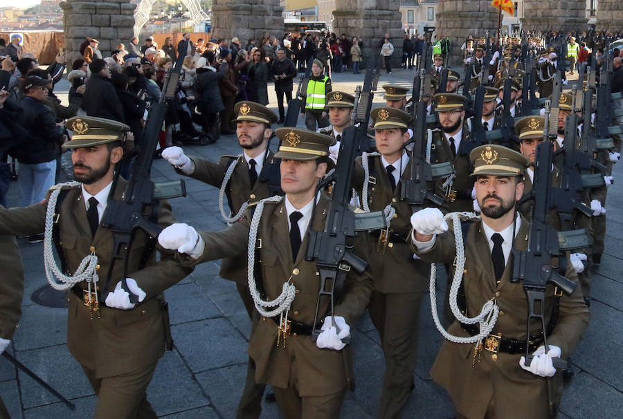 Fotos: Jura de Bandera en la Plaza Mayor de Segovia