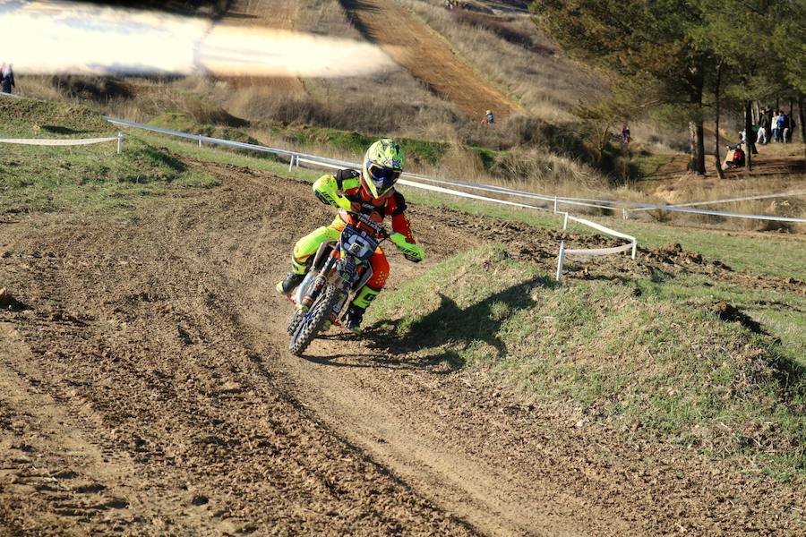 Fotos: Segunda prueba del Circuito Provincial del Motocros en Dueñas