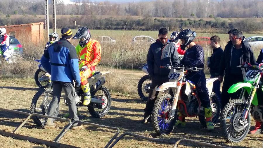 Fotos: Segunda prueba del Circuito Provincial del Motocros en Dueñas