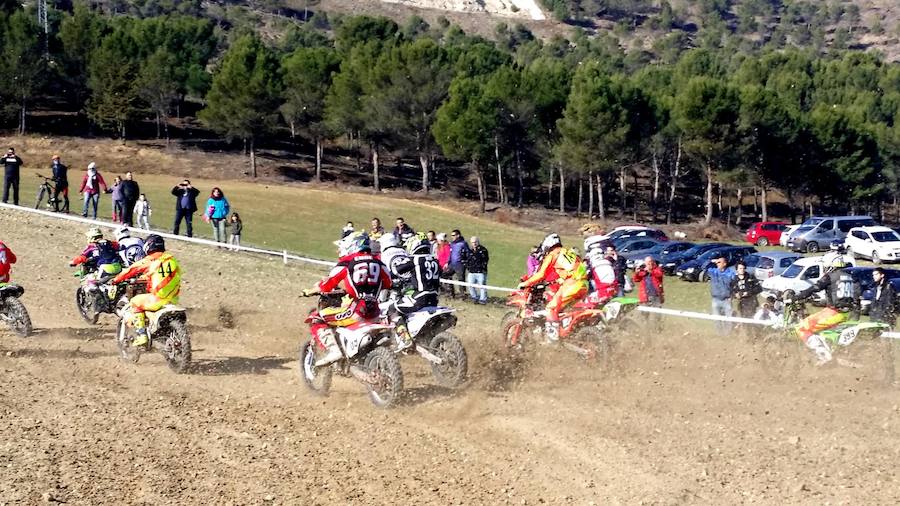 Fotos: Segunda prueba del Circuito Provincial del Motocros en Dueñas