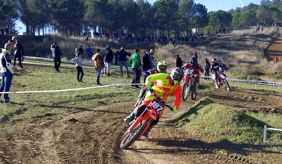 Fotos: Segunda prueba del Circuito Provincial del Motocros en Dueñas