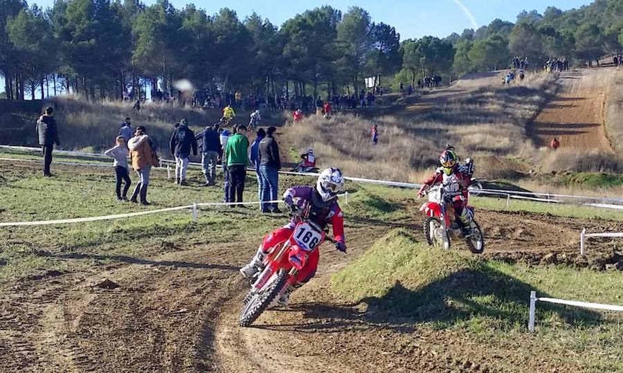 Fotos: Segunda prueba del Circuito Provincial del Motocros en Dueñas