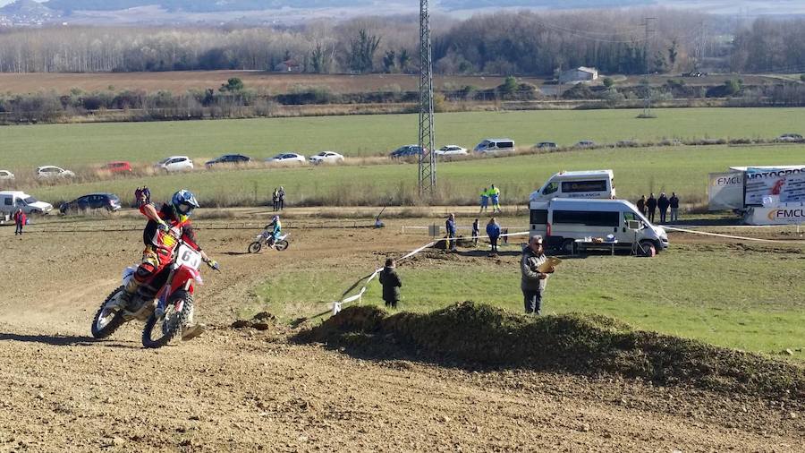 Fotos: Segunda prueba del Circuito Provincial del Motocros en Dueñas