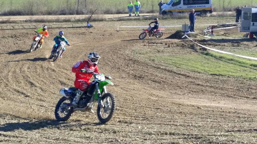 Fotos: Segunda prueba del Circuito Provincial del Motocros en Dueñas