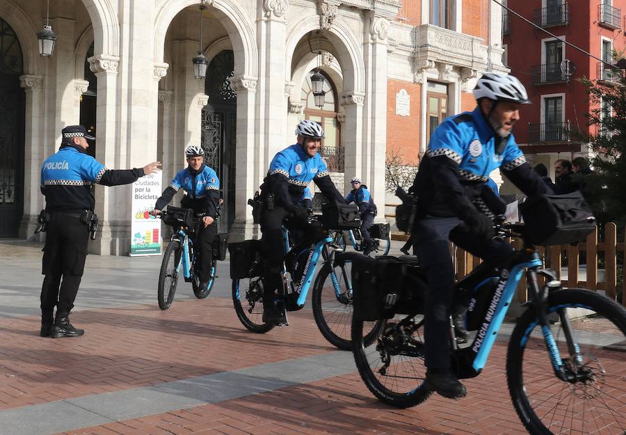 Fotos: La Policía Municipal de Valladolid estrena diez bicicletas eléctricas