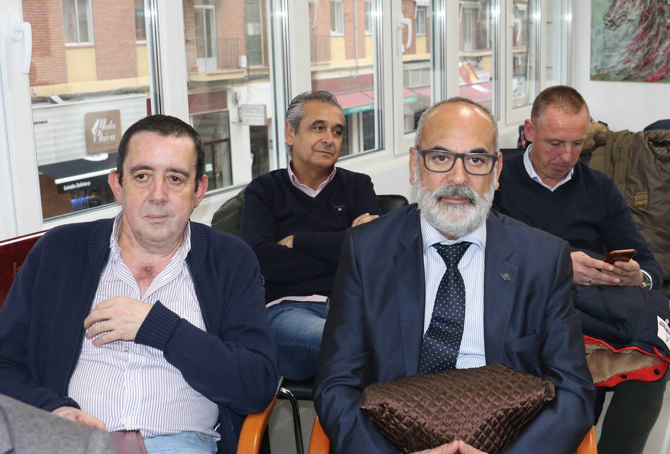 El Colegio Oficial de Veterinarios de Valladolid premia a José Luis Lera, Pedro Iturralde, Luis Laforga y Maribel Rodicio