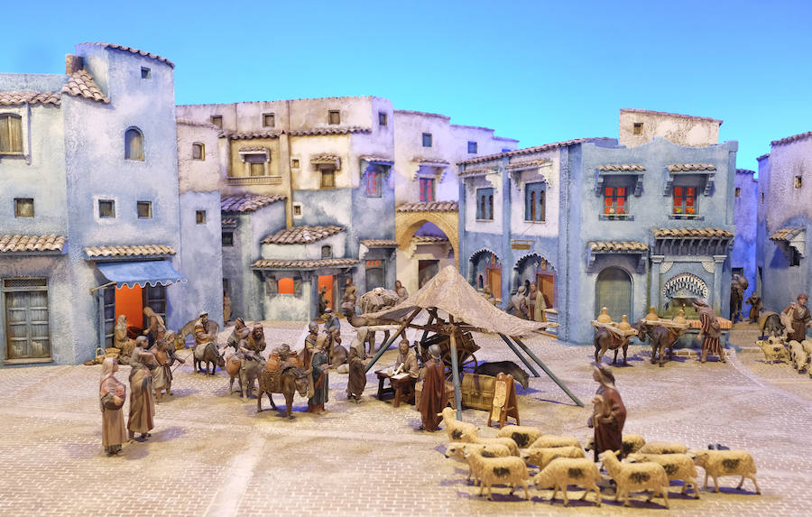 Cerca de 300 figuras artesanas se reparten por ocho escenas bíblicas ambientadas en la «ciudad azul» marroquí de Chefchaouen