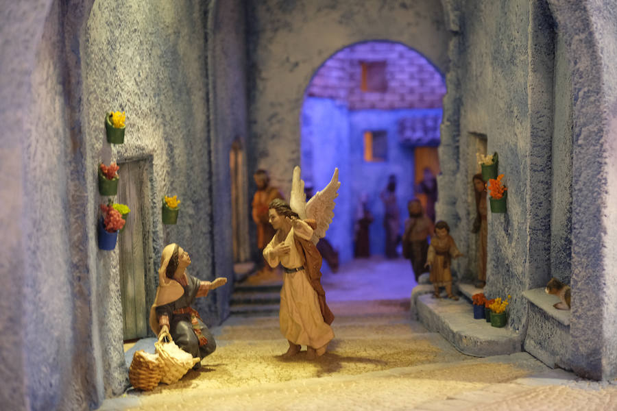 Cerca de 300 figuras artesanas se reparten por ocho escenas bíblicas ambientadas en la «ciudad azul» marroquí de Chefchaouen