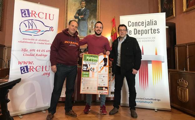 Juan María Martín, Carlos Fernández y Carlos López, ayer en rueda de prensa. 