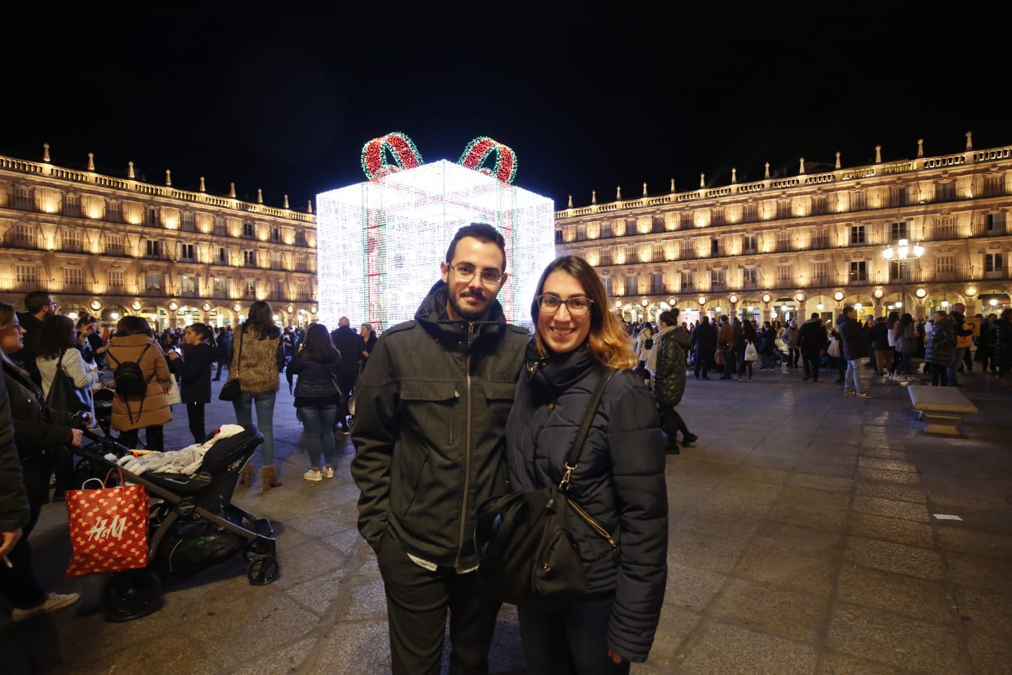 Fotos: El brillo de la Navidad deslumbra en la Plaza Mayor de Salamanca