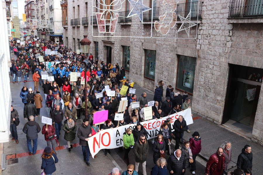 Fotos: 3.000 personas salen a la calle en Burgos para defender la Atención Primaria