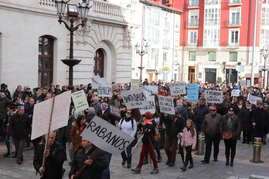 Fotos: 3.000 personas salen a la calle en Burgos para defender la Atención Primaria