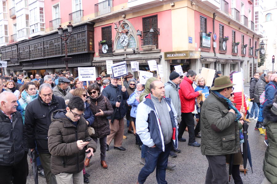 Fotos: 3.000 personas salen a la calle en Burgos para defender la Atención Primaria