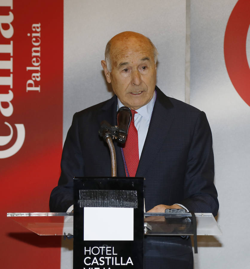 Fotos: Vicente Villagrá recibe la medalla de honor de la Cámara de Comercio de Palencia