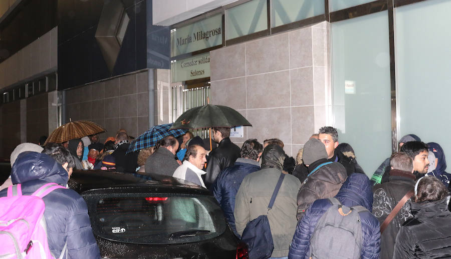 Fotos: Cena navideña ofrecida por Asalvo para personas sin recursos de Valladolid