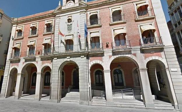 Fachada del Ayuntamiento de Zamora. 